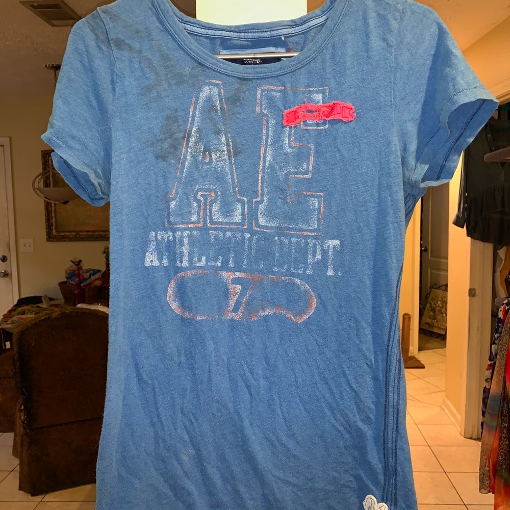 American eagle t shirt
